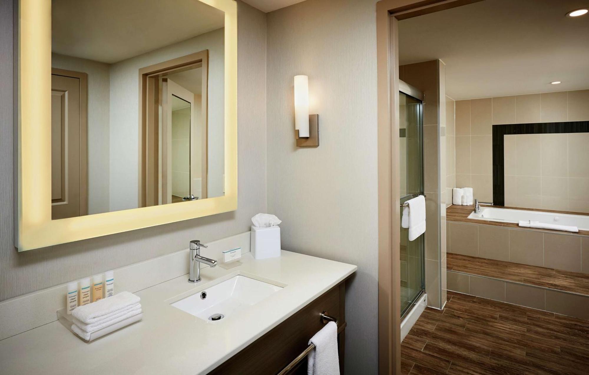 Homewood Suites By Hilton North Bay Exteriör bild